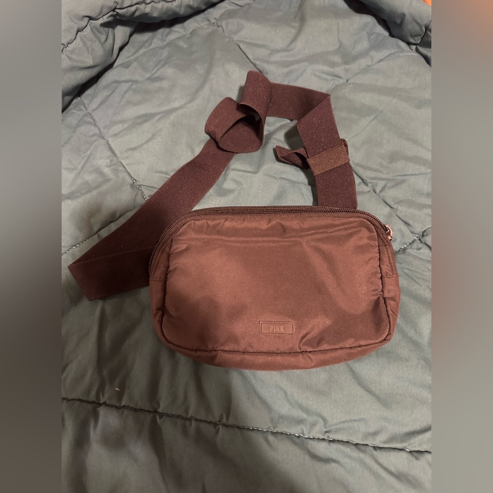 Victoria’s Secret Pink Crossbody bags 💼